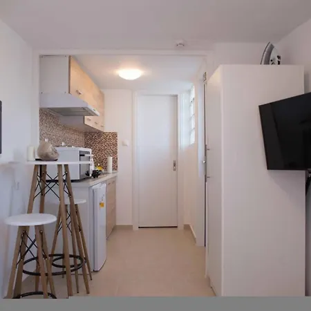 Aimou Studio's Apartment's * Pire